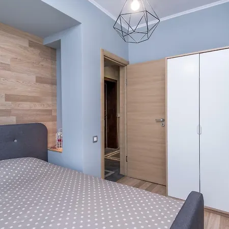 Dondukov Boulevard Two Bedroom Designer شقة
