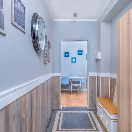 Dondukov Boulevard Two Bedroom Designer شقة
