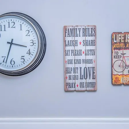 Dondukov Boulevard Two Bedroom Designer Lägenhet *