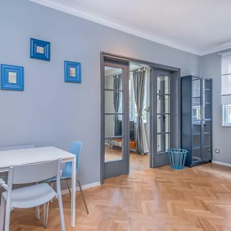 Dondukov Boulevard Two Bedroom Designer Appartement *
